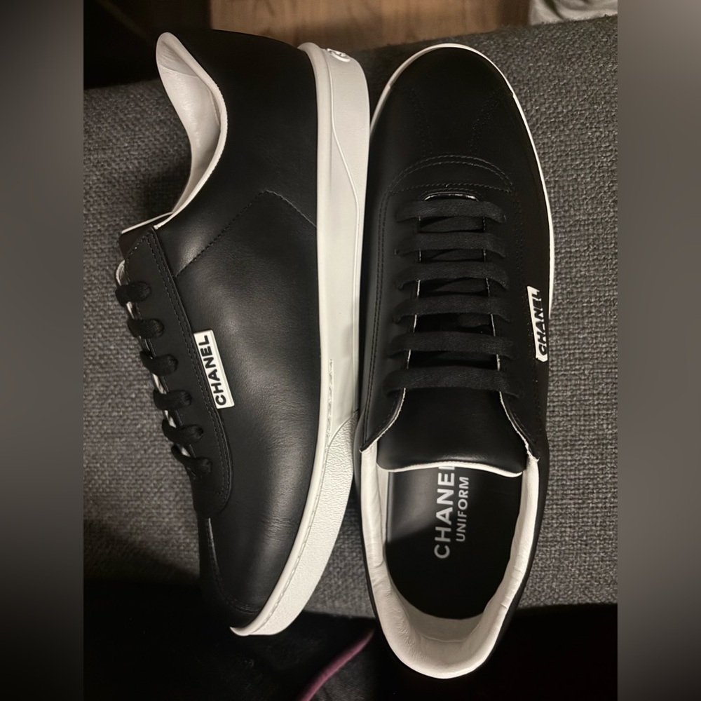 CHANEL Black and White Men’s Leather Sneakers - Picture 4 of 7